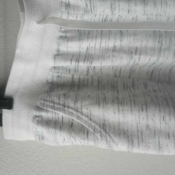 Bobbie Brooks Capri - Picture 5 of 10